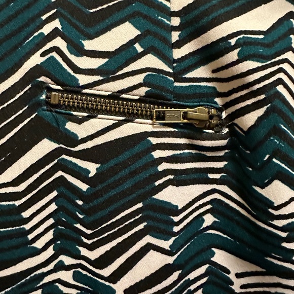 DONATED ❌Worthington, Two Way Zip Front Skirt - Picture 4 of 8